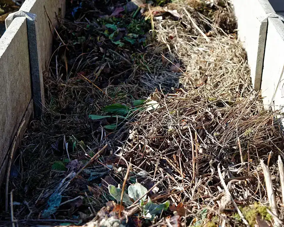 Kompostbehälter im Küchengarten